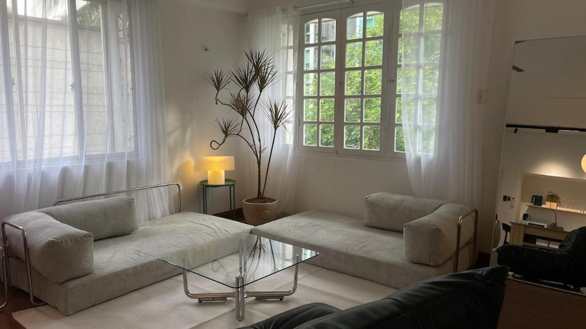 Căn hộ Elegant 2br 2baths In Historic Building *